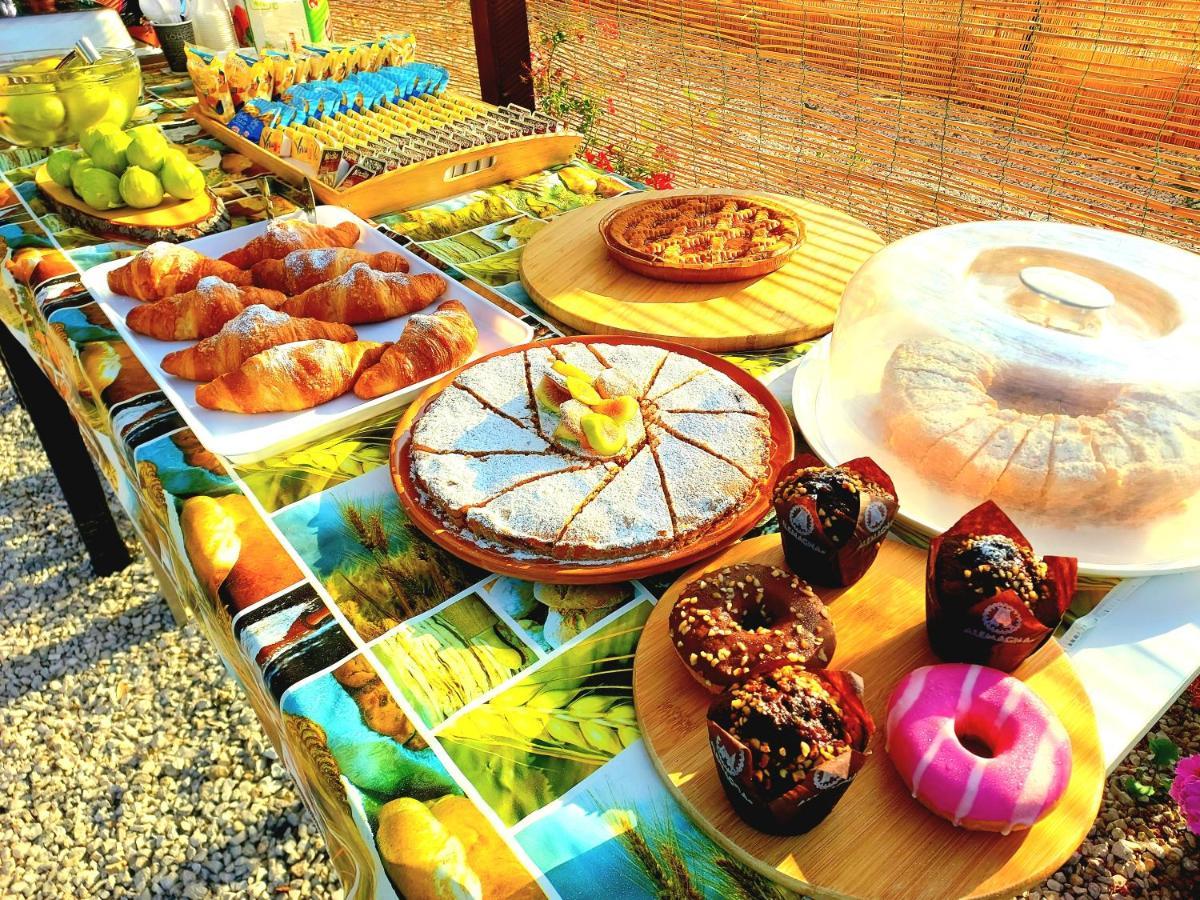 Parco Esmeralda - Family Residence E Breakfast 마리나디카메로타 외부 사진